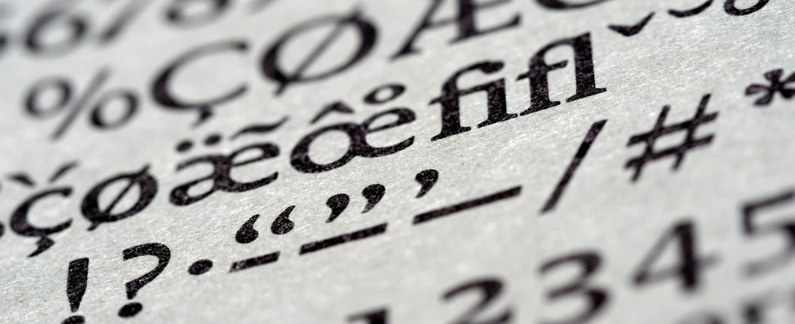 Ein kryptisches Alphabet als Symbol für literarische Geheimsprachen.